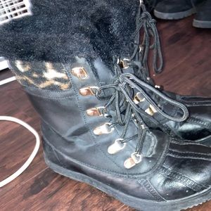 Boots only used once I couldn’t fit them please help me get them gone